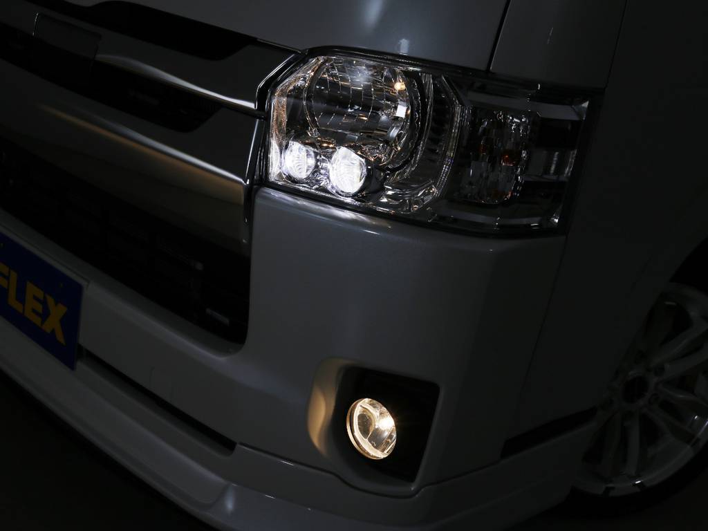 メーカーオプション　ＬＥＤヘッドライト！