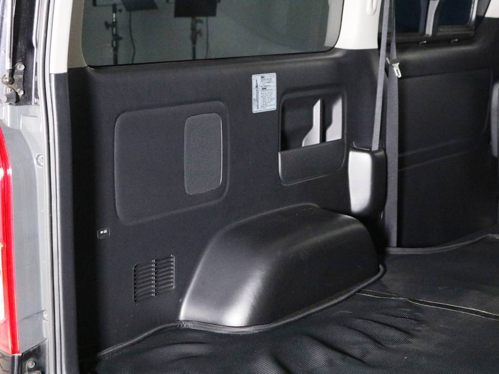 助手席側荷室トリムの状態！