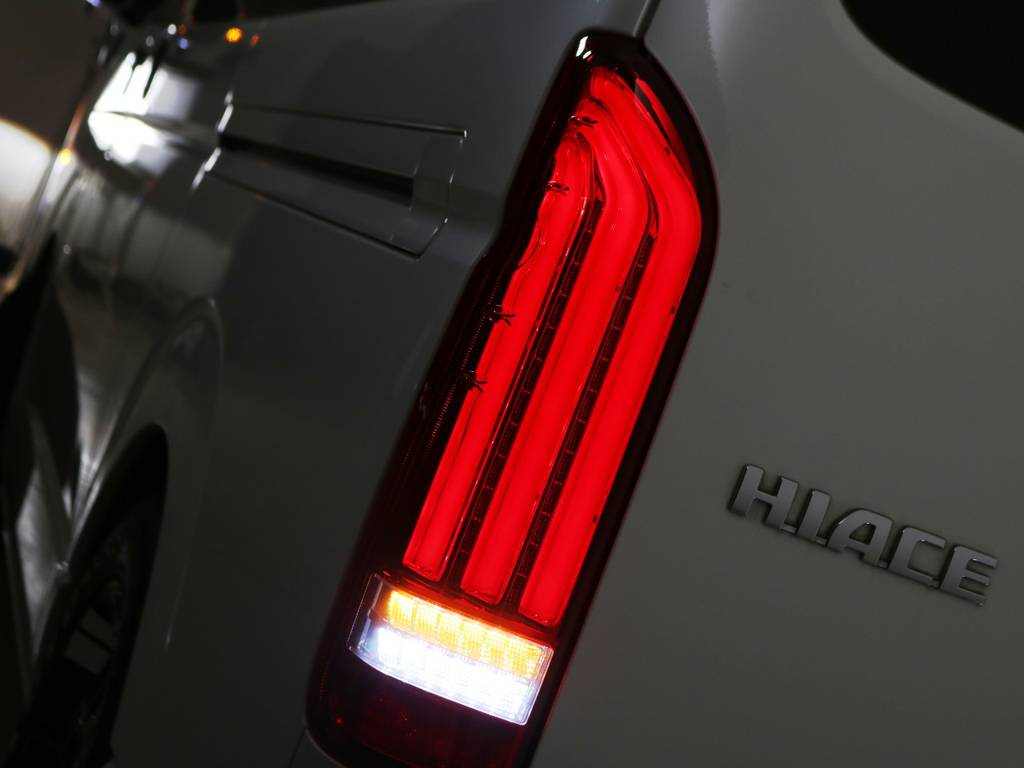 ヴァレンティ　ＬＥＤテールランプ　ＲＥＶＯ２！