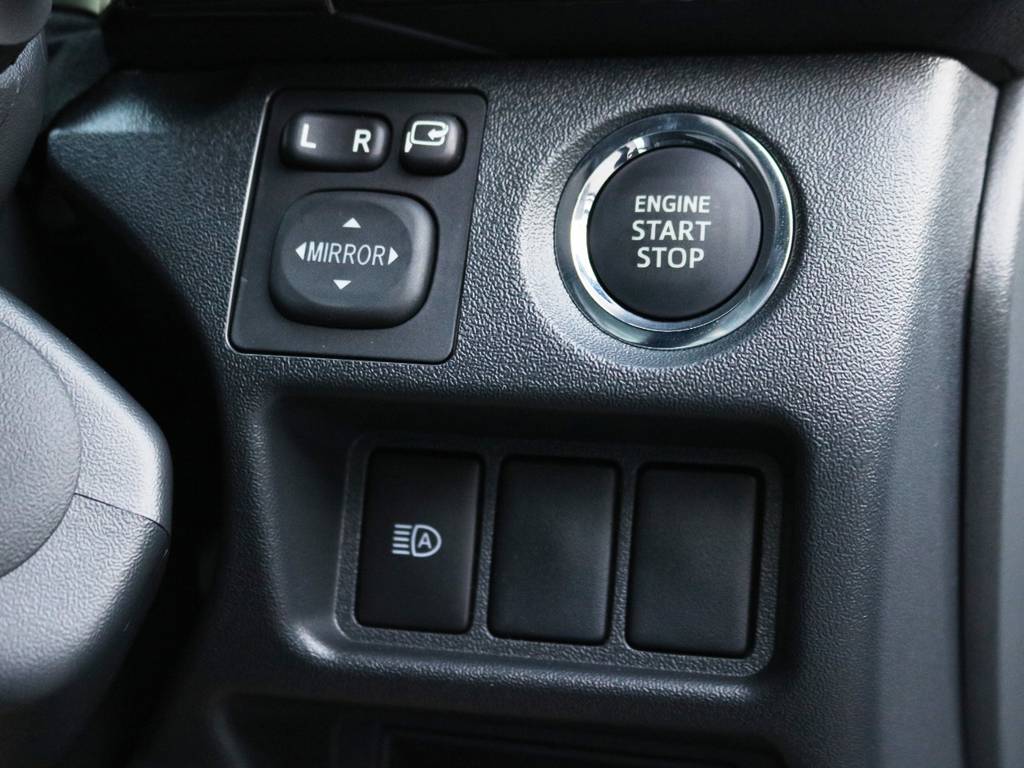 メーカーオプション　プッシュスタートシステム！パワースライドドアレスのお車となります。