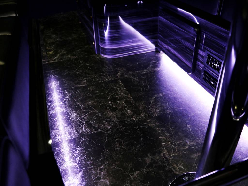ベッド部の足元にはカラーＬＥＤ♪