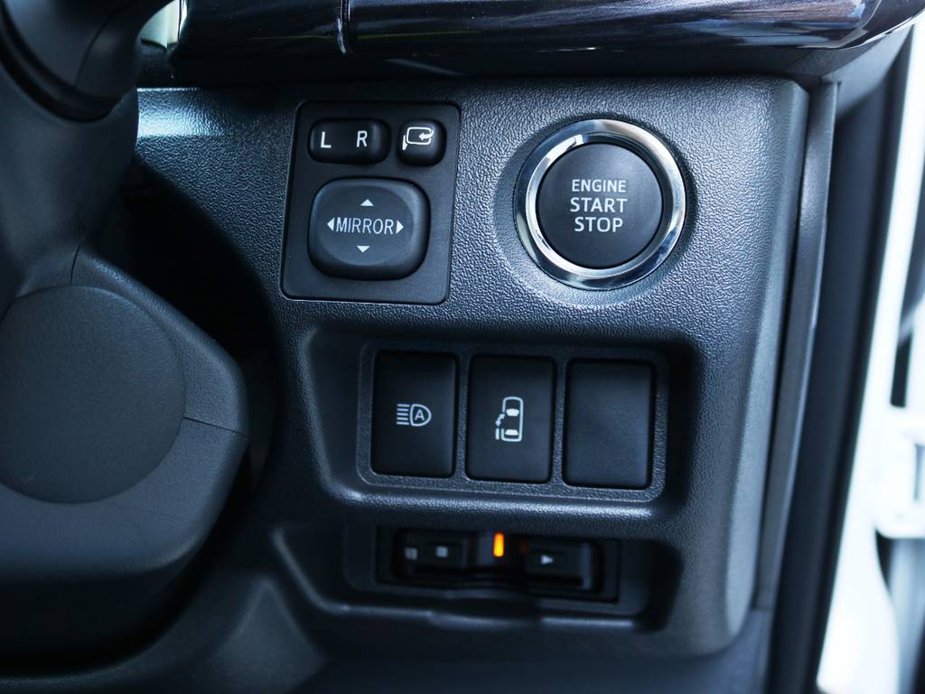 メーカーオプション　プッシュスタートシステム＋パワースライドドア！
