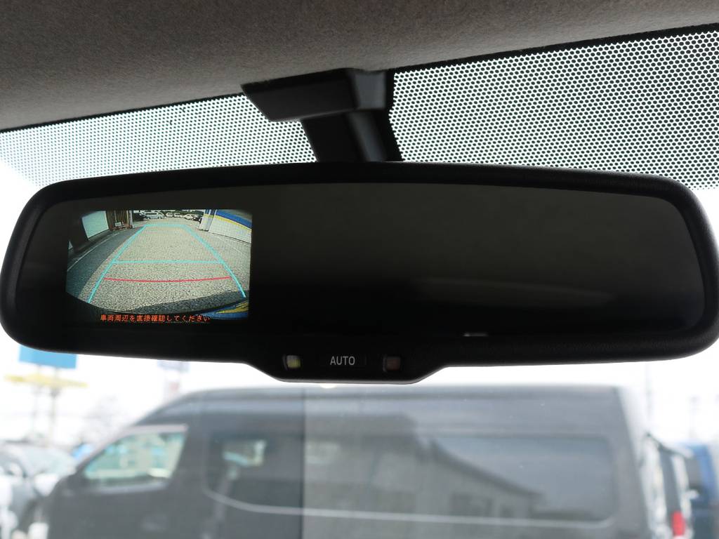 メーカーオプション　純正バックカメラ＋バックモニター内蔵自動防眩インナーミラー！