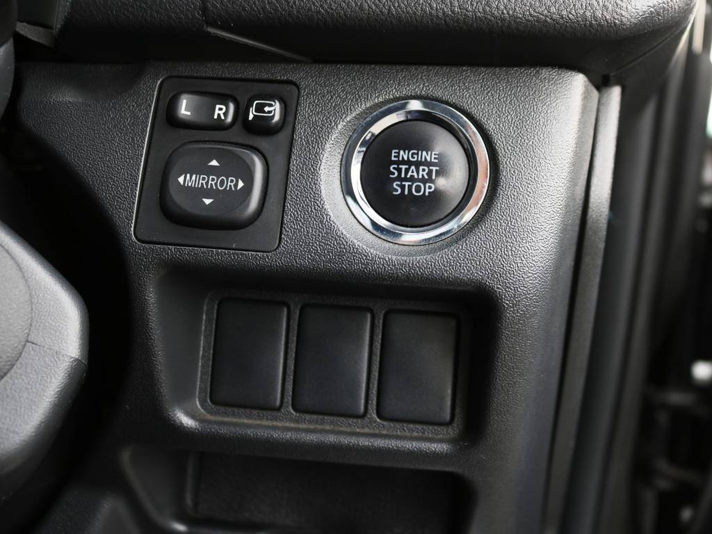 プッシュスタートシステム♪パワースライドドアは無しのお車となります。