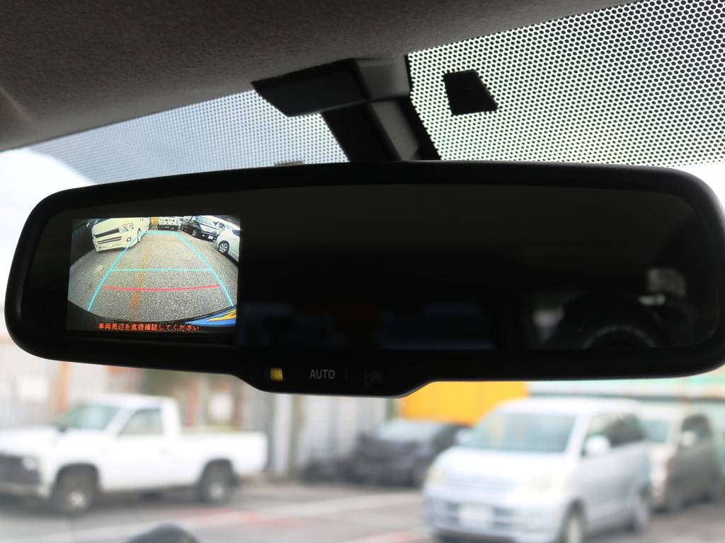メーカーオプション　純正バックカメラ＋バックモニター内蔵自動防眩インナーミラー付き♪
