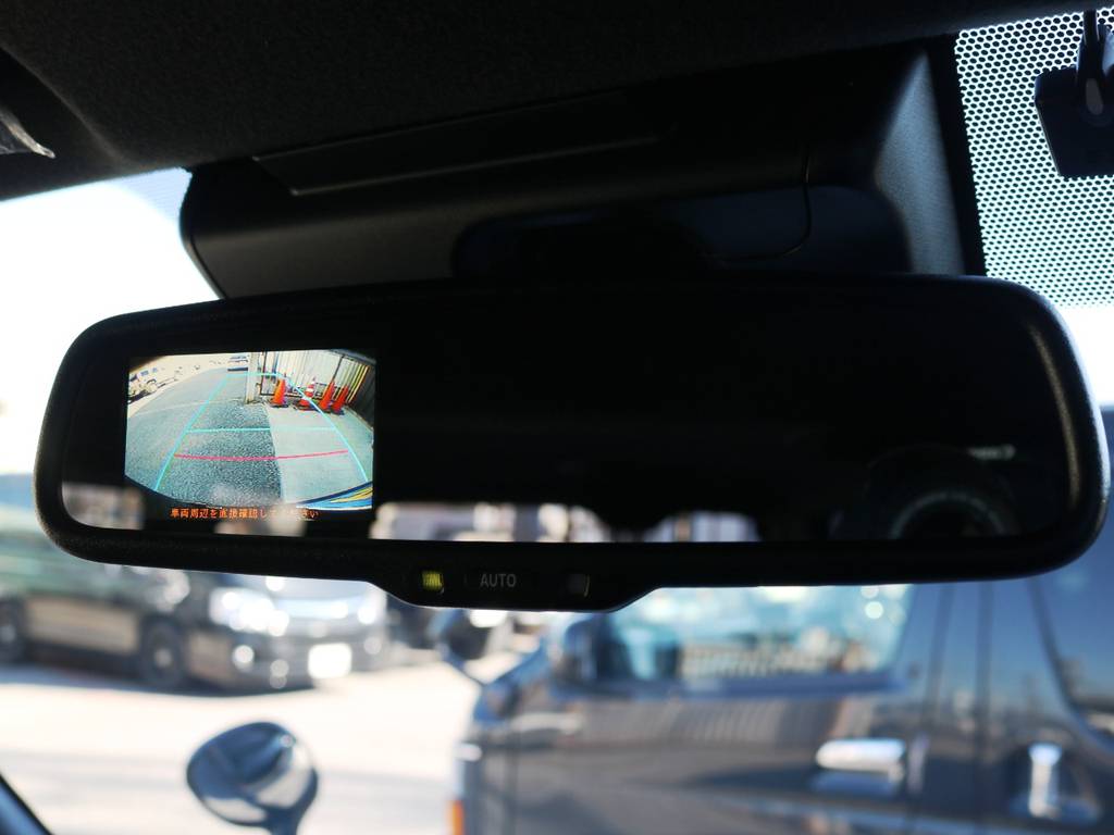 メーカーオプション　純正バックカメラ＋バックモニター内蔵自動防眩インナーミラー！