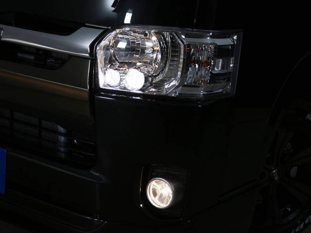 ＬＥＤヘッドライト　標準装備！
