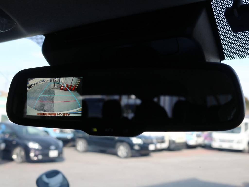 メーカーオプション　純正バックカメラ＋バックモニター内蔵自動防眩インナーミラー！
