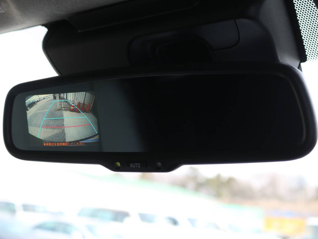 メーカーオプション　バックモニター内蔵自動防眩インナーミラー！