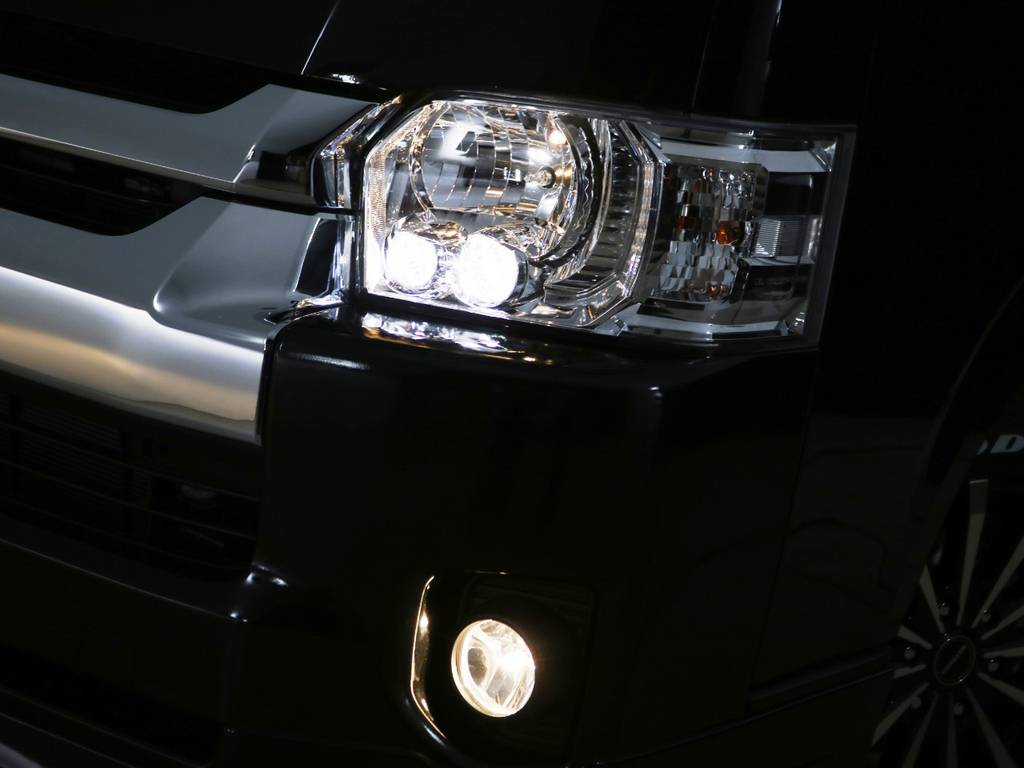 メーカーオプション　ＬＥＤヘッドライト！