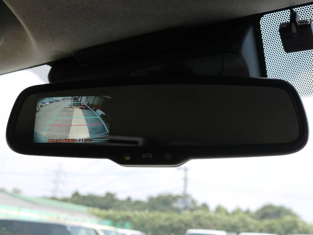 メーカーオプション　バックモニター内蔵自動防眩インナーミラー！