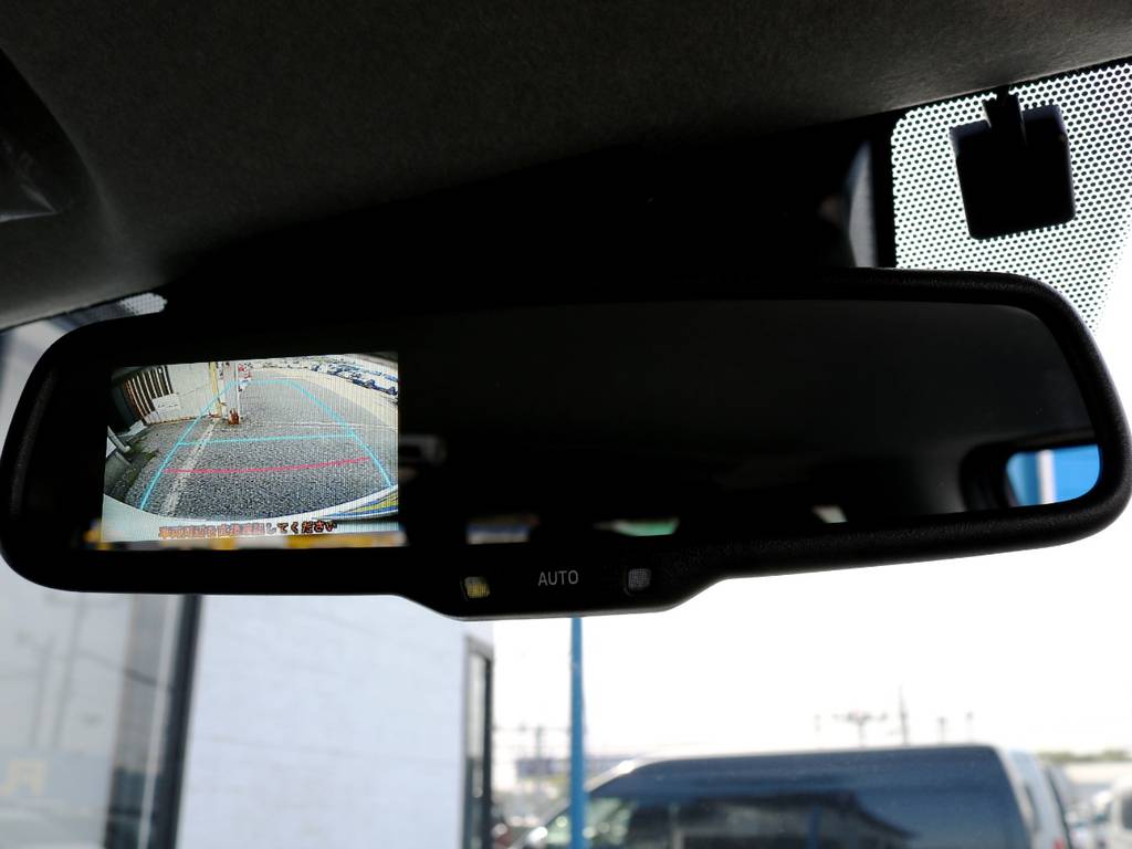 メーカーオプション　純正バックカメラ＋バックモニター内蔵自動防眩インナーミラー！