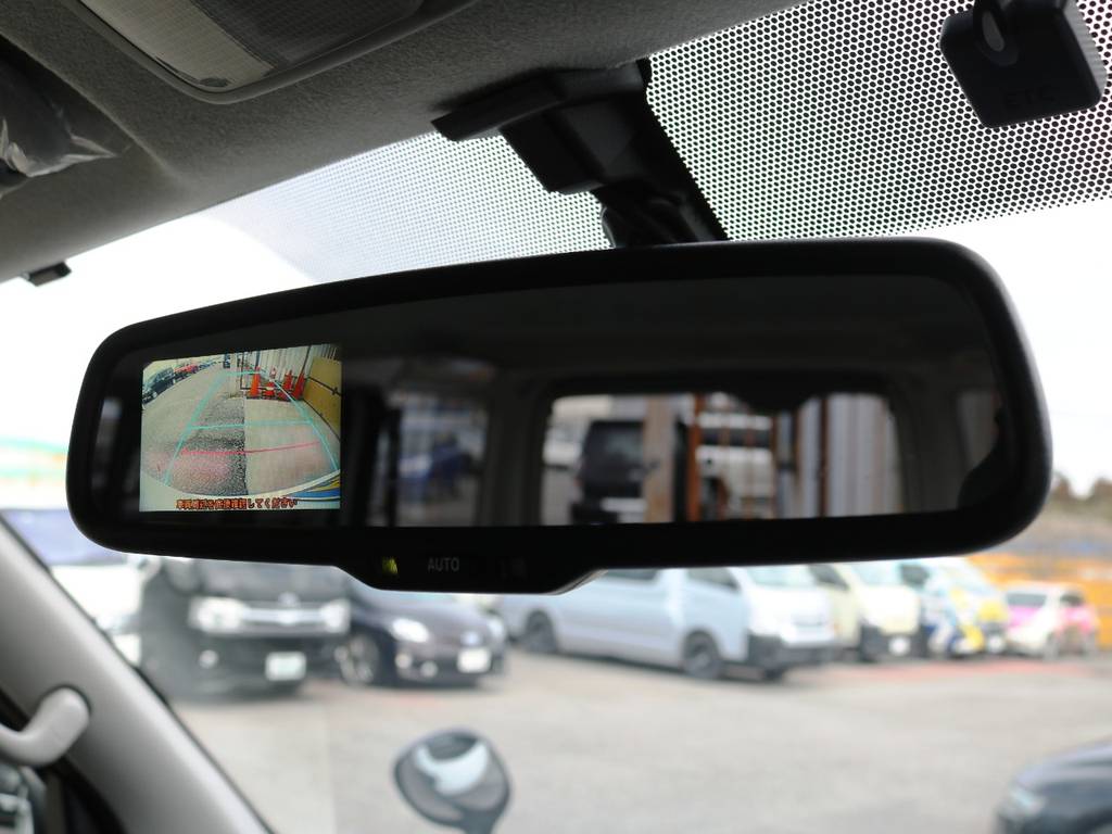 メーカーオプション　純正バックカメラ＋バックモニター内蔵自動防眩インナーミラー！