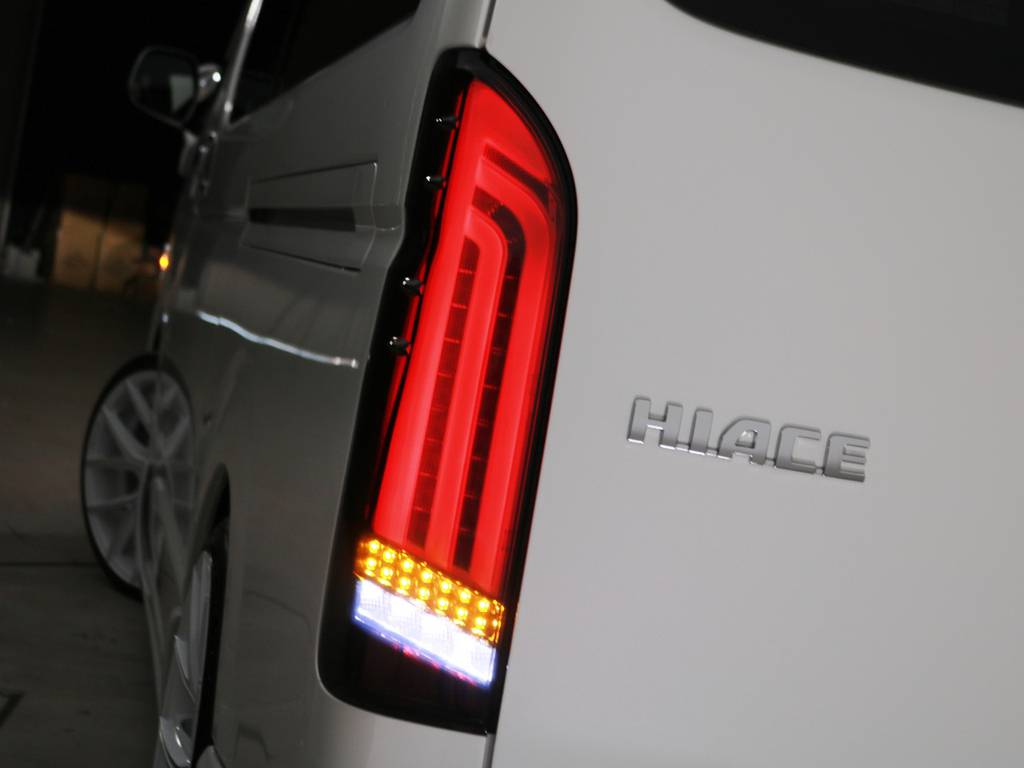ヴァレンティ　ＬＥＤテールランプ　ＲＥＶＯ！