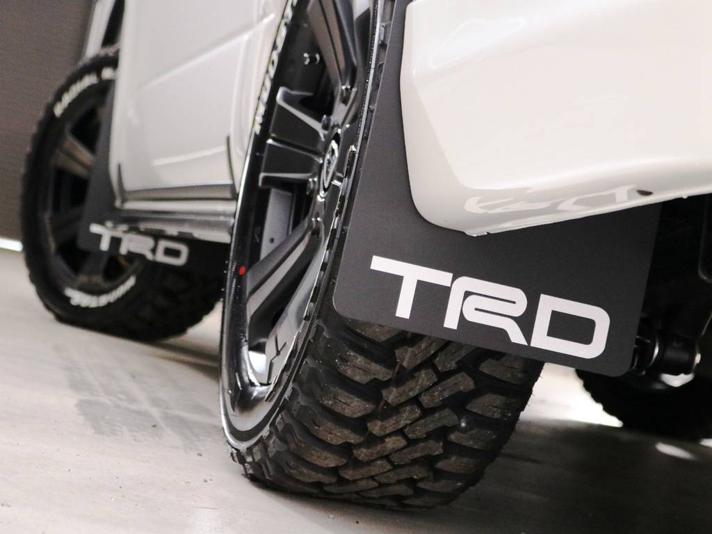 ＴＲＤ　マッドフラップ　ブラックカラー！