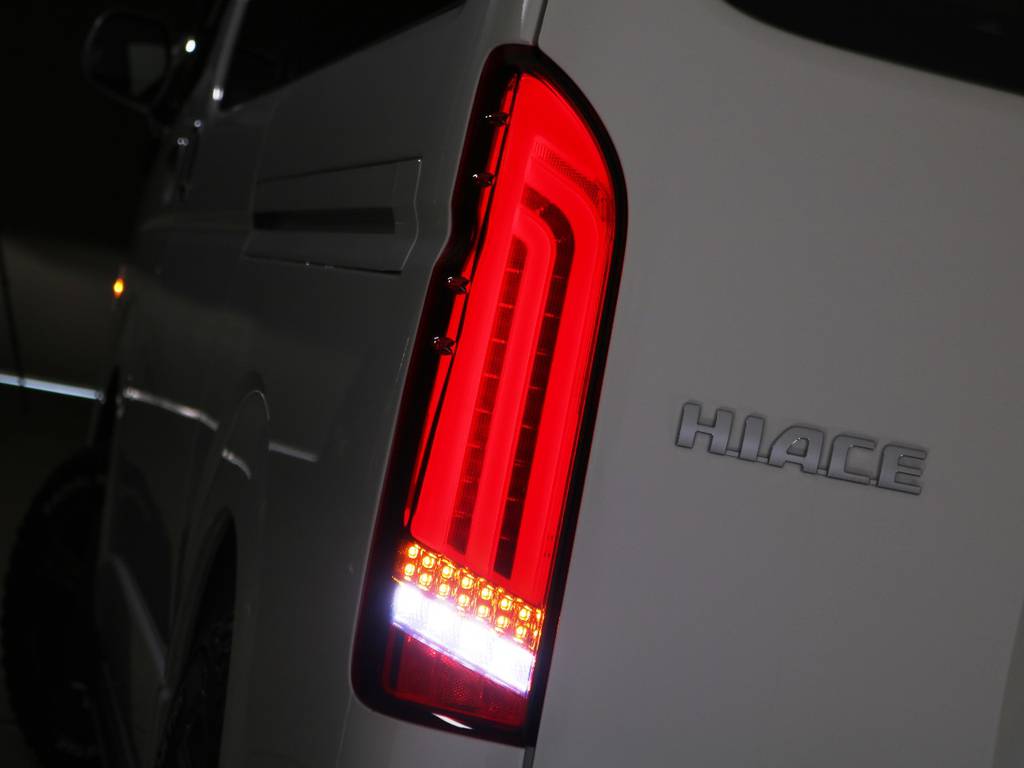 ヴァレンティ　ＬＥＤテールランプ　ＲＥＶＯ♪