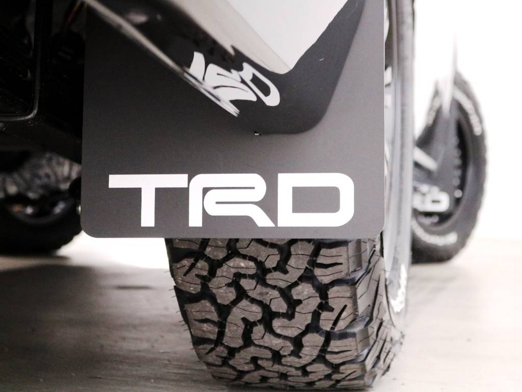 ＴＲＤ　ブラックカラー　マッドフラップ！