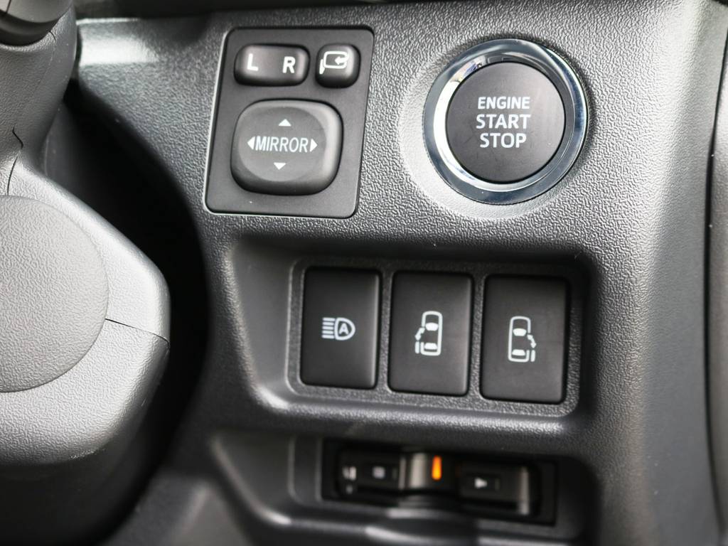 メーカーオプション　両側パワースライドドア！プッシュスタートシステムは標準装備のお車となります♪
