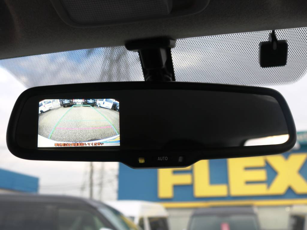 メーカーオプション　バックモニター内蔵自動防眩インナーミラー♪