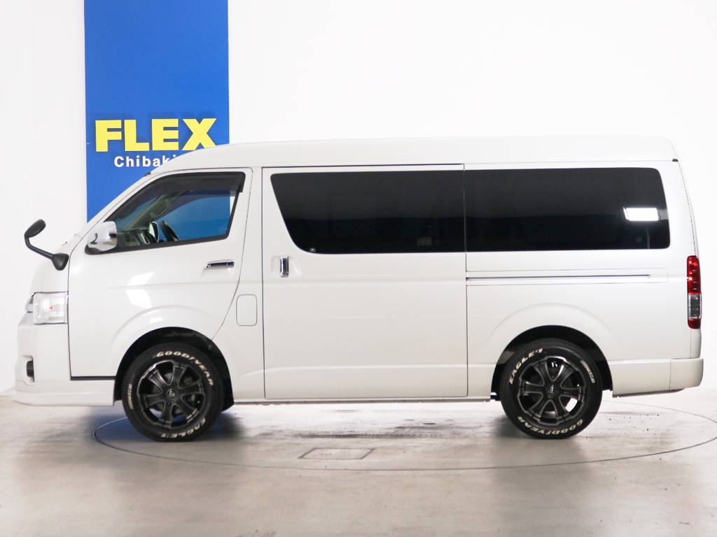 ノーマル車高のお車となります。ローダウン等、追加のカスタムもお任せください！