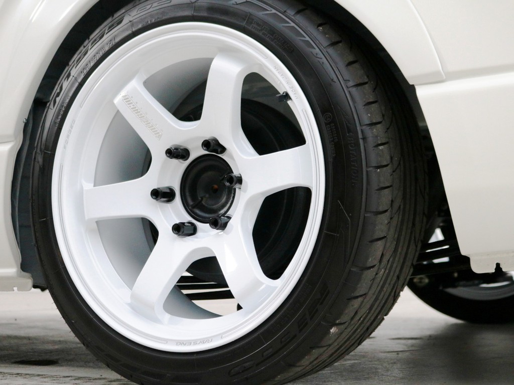 ＲＡＹＳ　ＴＥ３７ＳＢ　特注ダッシュホワイト　１８インチアルミホイール！（８．５Ｊ＋２２）