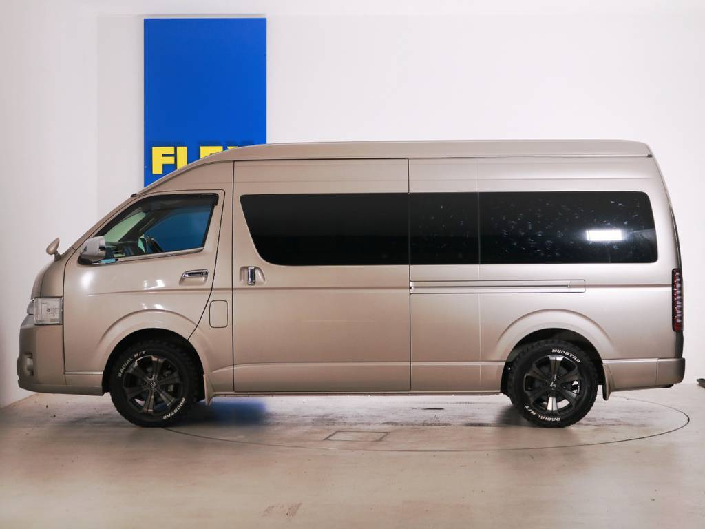 ノーマル車高のお車となります。ローダウン等、追加のカスタムもお任せください！
