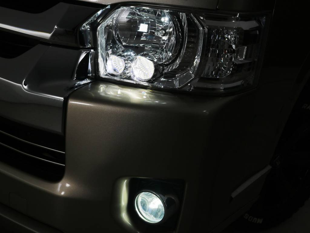 メーカーオプション　ＬＥＤヘッドライト！フォグランプもＬＥＤに交換済み♪