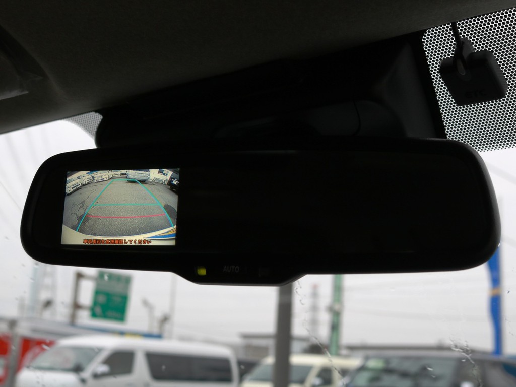 メーカーオプション　バックモニター内蔵自動防眩インナーミラー♪