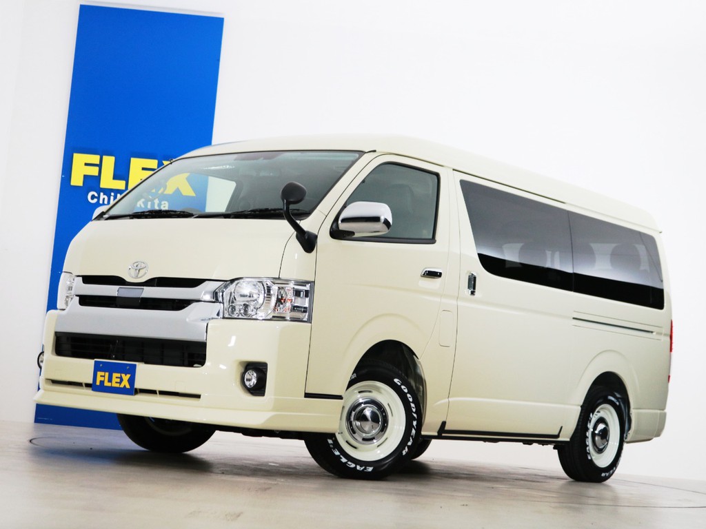 新車未登録　ハイエースワゴンＧＬ　特設ライトイエロー　ガソリン４ＷＤ　寒冷地仕様　１０人乗り３ナンバー登録　床張りスタンダードＰＫＧ！