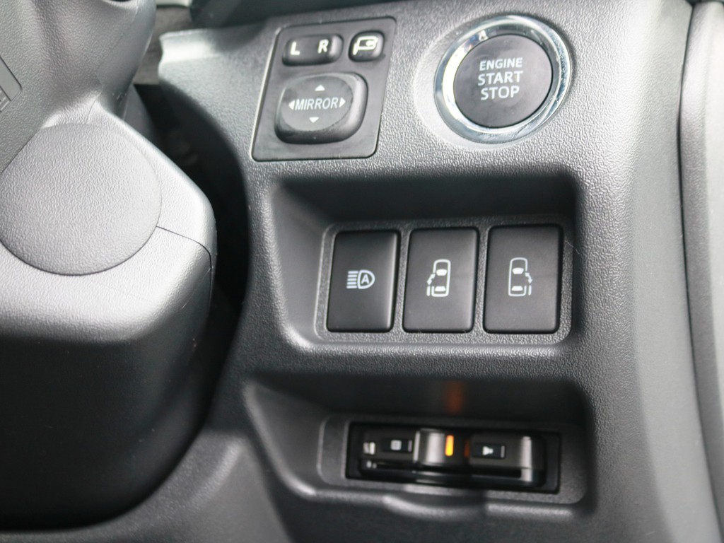 メーカーオプション　両側パワースライドドア！プッシュスタートシステムは標準装備となります♪