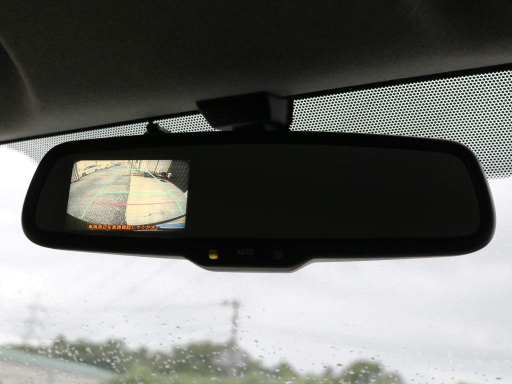 メーカーオプション　バックモニター内蔵自動防眩インナーミラー！
