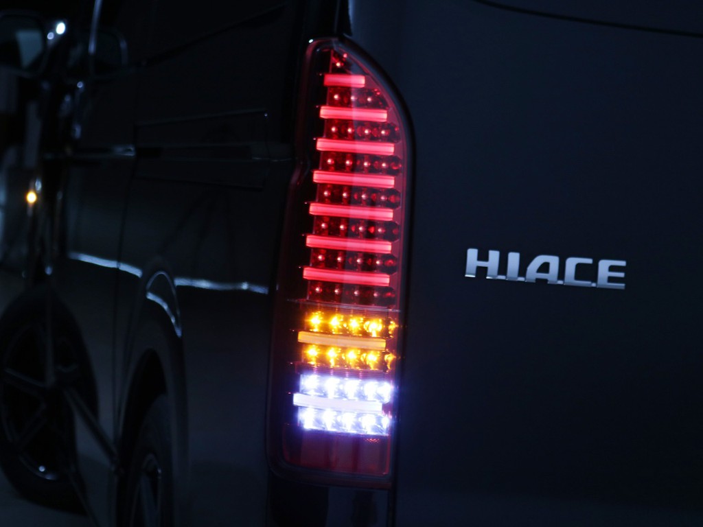 ヴァレンティ　ジュエル　ＬＥＤテールランプ！