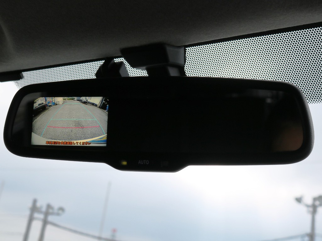 メーカーオプション　バックモニター内蔵自動防眩インナーミラー！