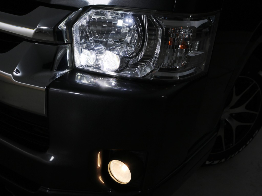 メーカーオプション　ＬＥＤヘッドランプ！