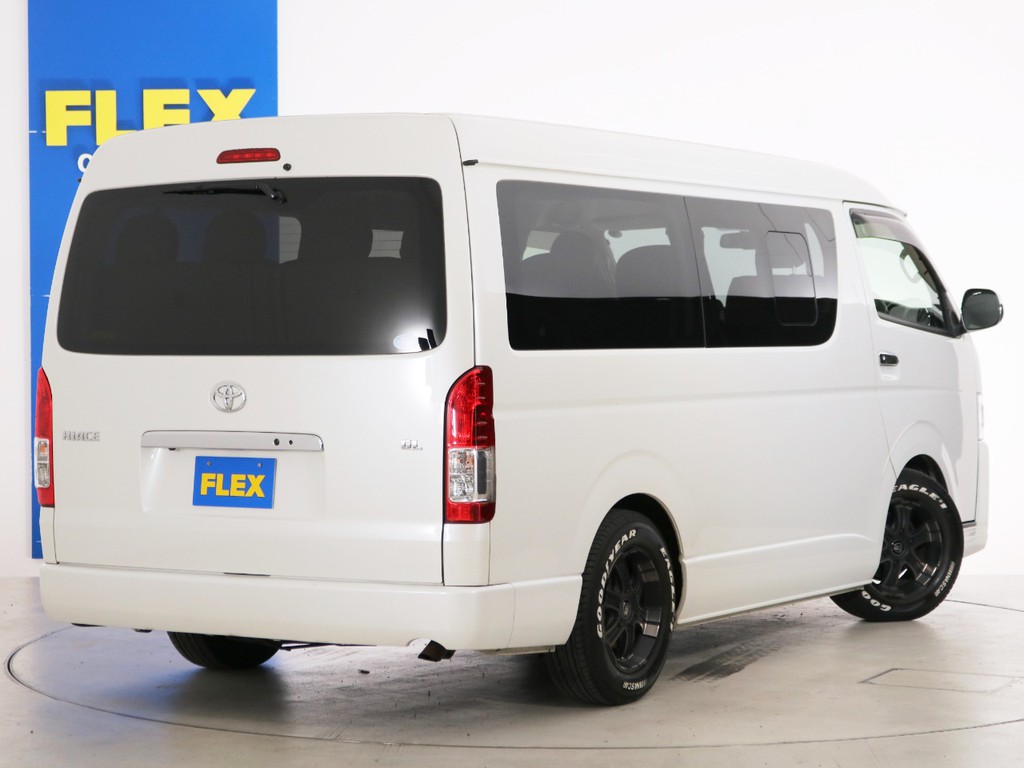 常時７０台以上のハイエース在庫数、フレックス株式会社ハイエース千葉北店！