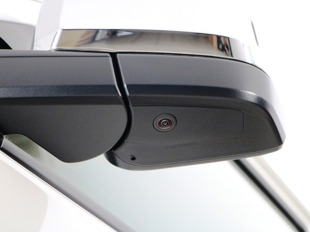 ドアミラー下部には、サイドビューカメラを完備♪