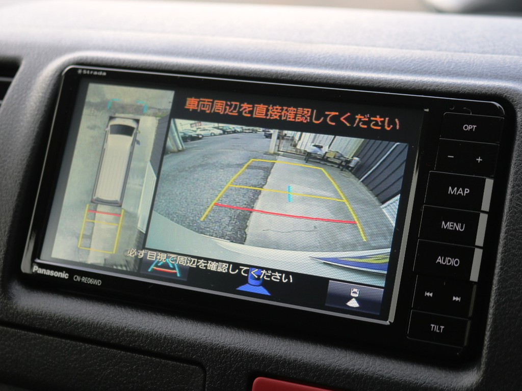 メーカーオプション　パノラミックビューモニター！車体を上から見たような映像をナビに映し出します♪純正バックカメラのナビ連動も施工済みです！