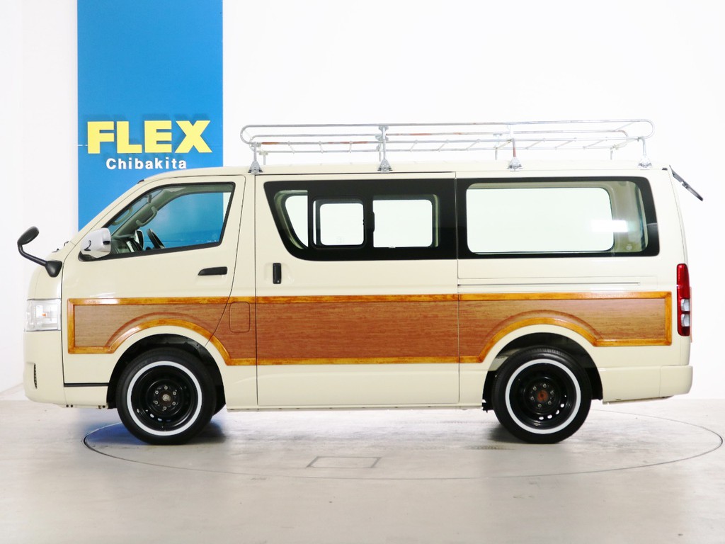 ノーマル車高のお車となります。ローダウン等、追加のカスタムもお任せください♪