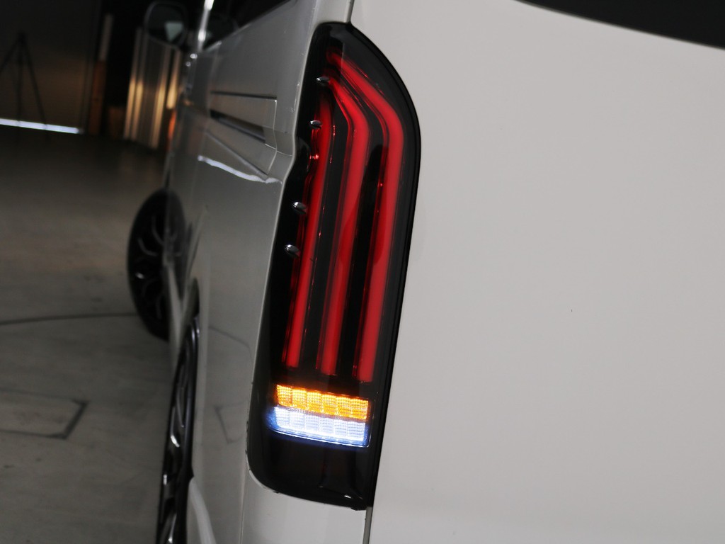 ヴァレンティ　ＬＥＤテールランプ　ＲＥＶＯ！