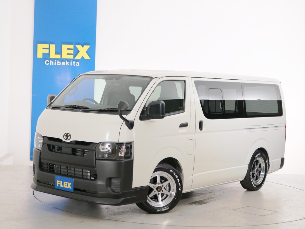 新車未登録　ハイエースバン　ＤＸ　５速ＭＴ　ガソリン２ＷＤ　６人乗り　スポーツカスタムＰＫＧ！