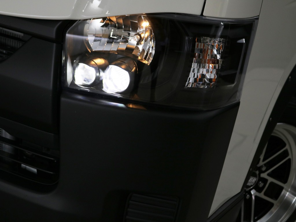 メーカーオプション　ＬＥＤヘッドランプ！ヘッドライトはインナーブラック施工済みです♪