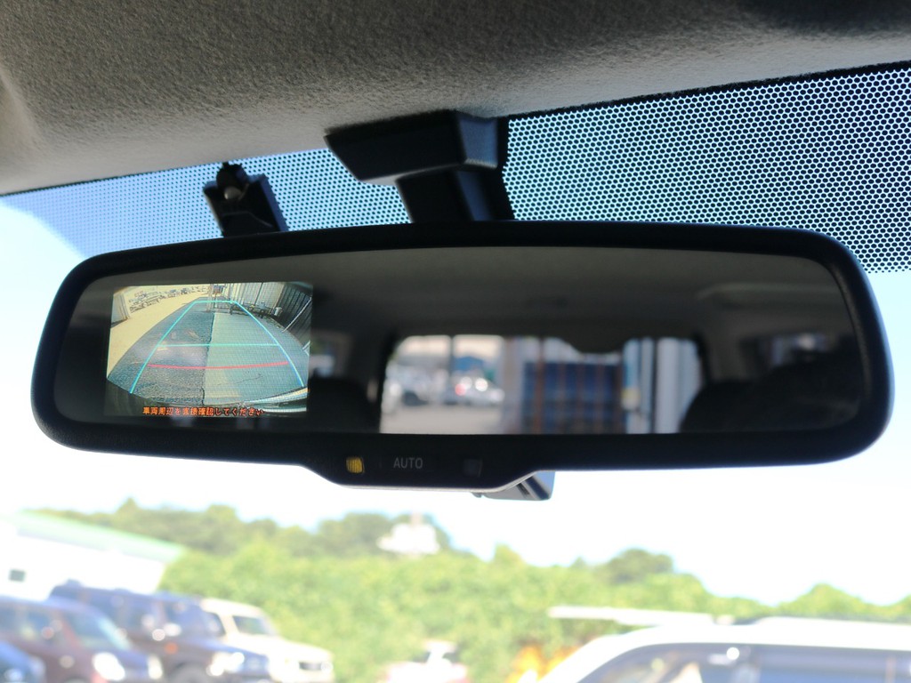 メーカーオプション　バックモニター内蔵自動防眩ミラー！