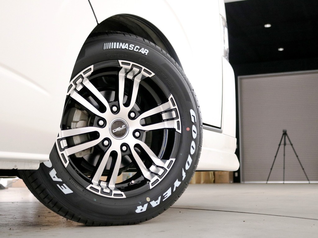 新品　Ｄｅｌｆ０２　１７インチアルミホイール！ナスカータイヤも新品となっております♪