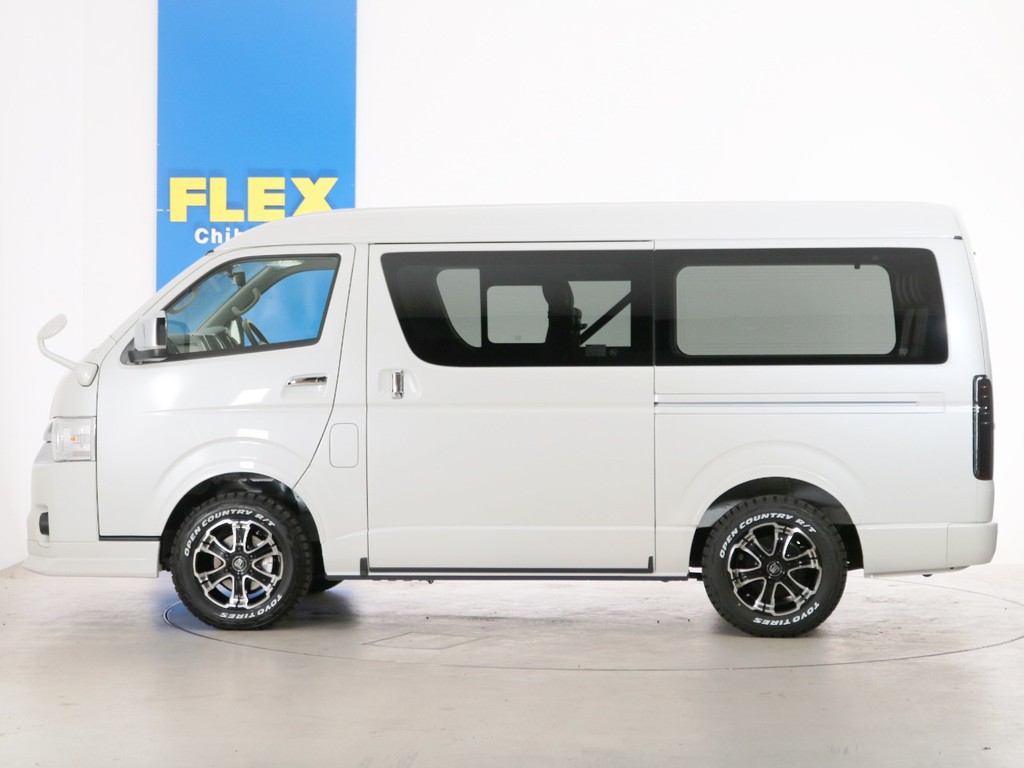 ノーマル車高のお車となります。ローダウン等、追加のカスタムもお任せください♪