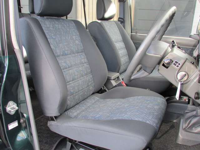 運転席もＧＯＯＤコンデションです♪
