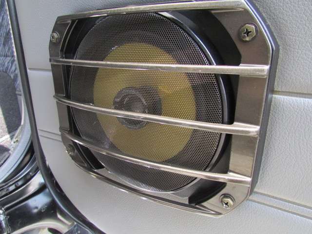 社外スピーカーに交換されていますので、より良い音でドライブをお楽しみ頂けます！