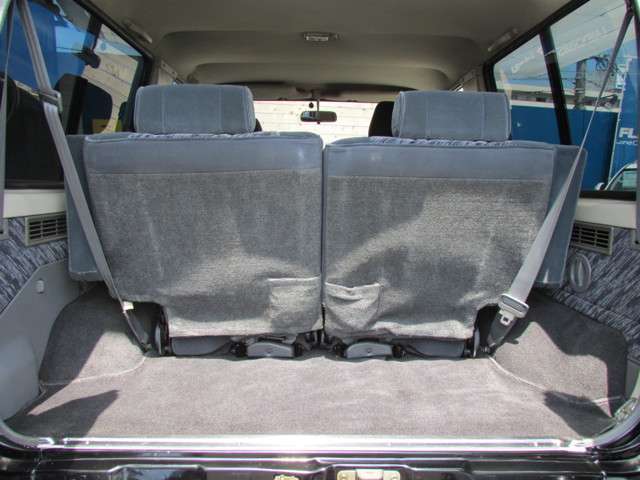 荷台も狭いですがこれぐらいあります！