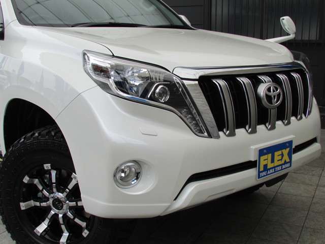 フロントフェイスもカッコイイですね♪ホイールとの相性もGOOD!！