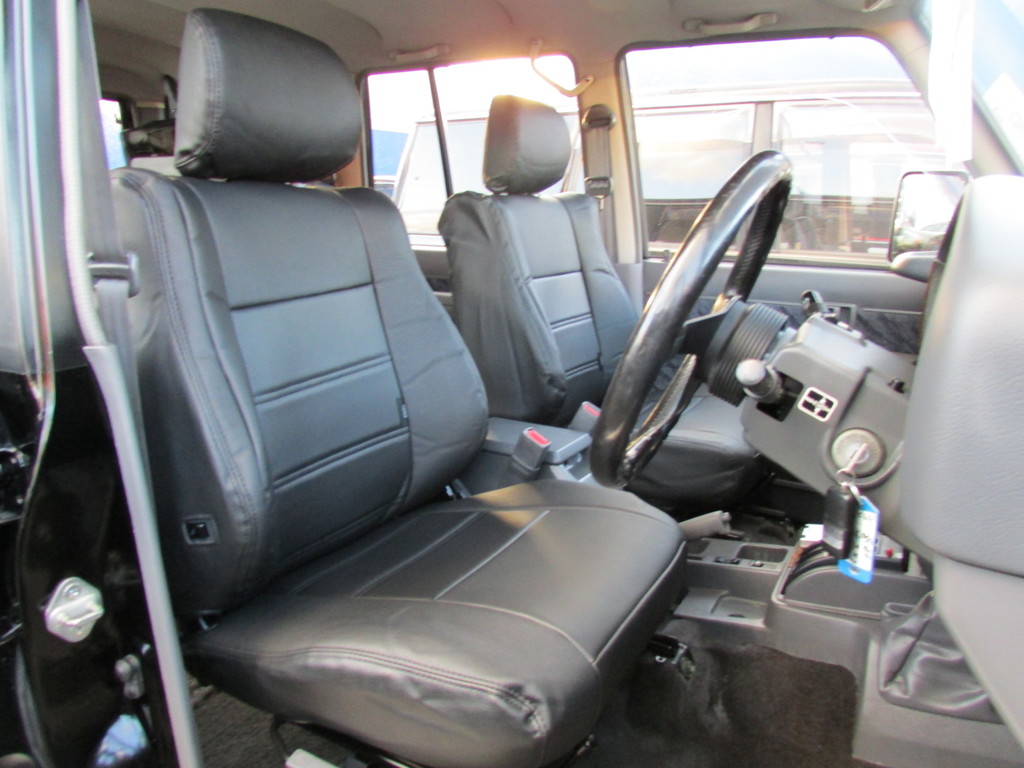 運転席シート！破れなくＧＯＯＤです！