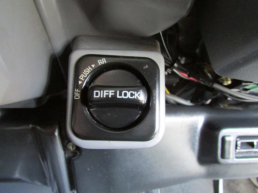 新車時オプションのデフロック付き！